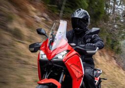 Moto Morini X-Cape 700 Gold Edition: ¿una de las motos trail de acceso mejor equipadas? 