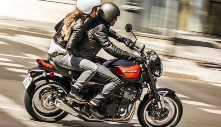 Cuatro claves para ir de acompañante en moto