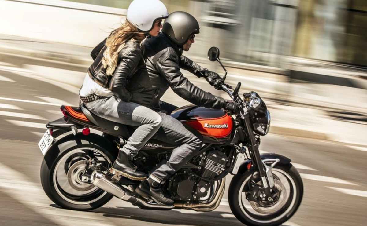 Cuatro claves para ir de acompañante en moto 