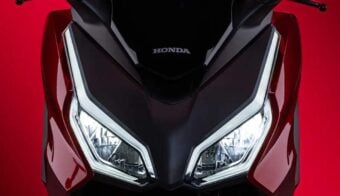 Yamaha XMAX 300 contra Honda Forza 350: ¿cuál es mejor?