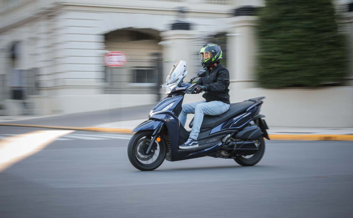 Modelo urbano Kymco Agility 300