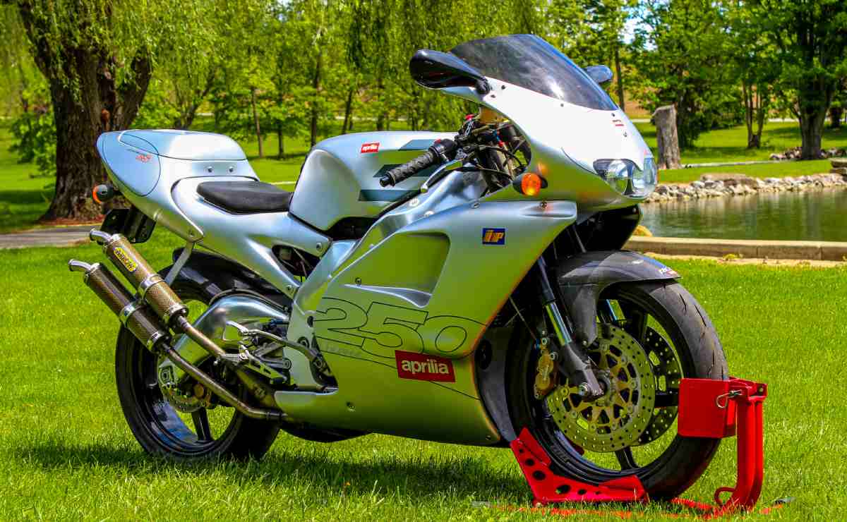 moto Aprilia RS250
