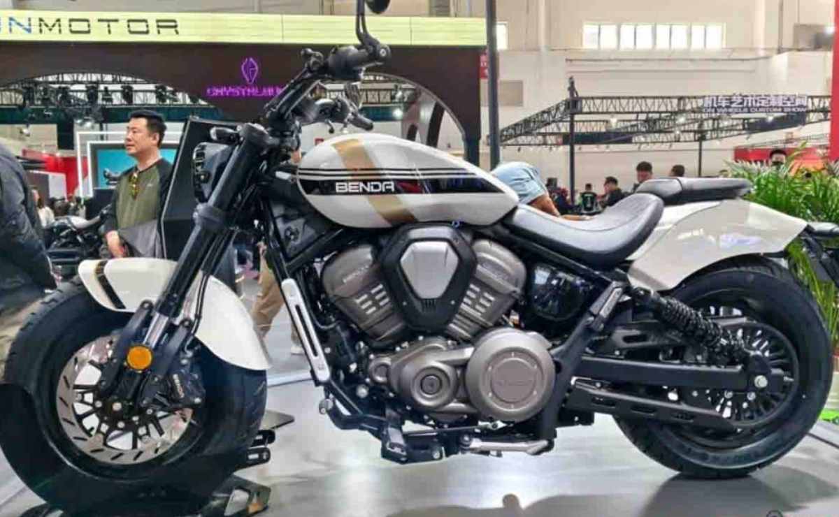 Cómo está equipada la nueva moto de Benda
