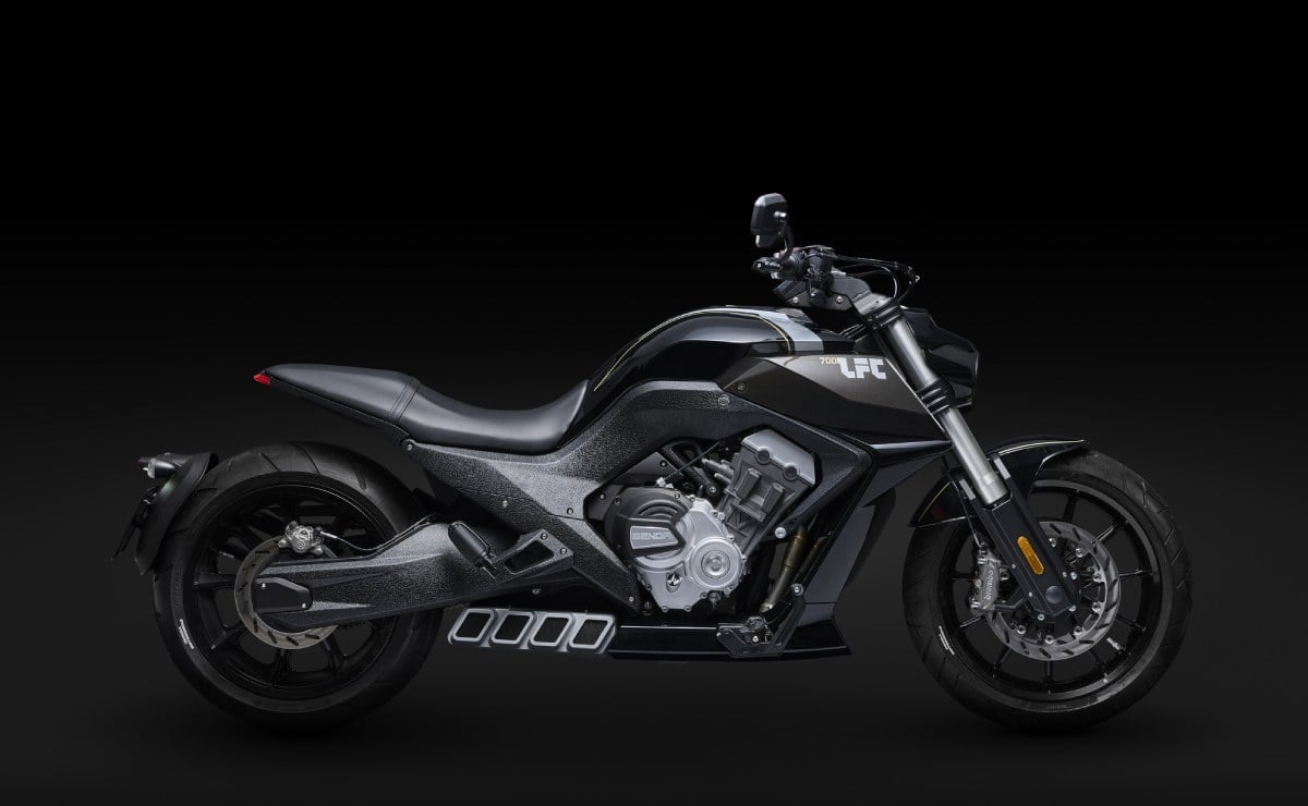 moto Benda LFC 700 
