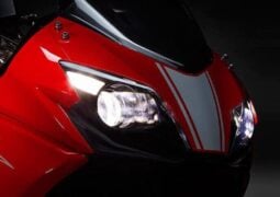 moto deportiva TVS