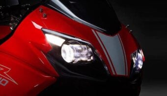 moto deportiva TVS