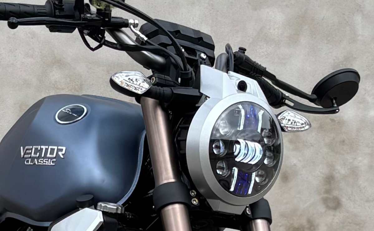 Qué motor lleva la moto naked de Siam 