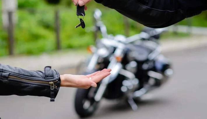Cómo obtener el informe de dominio de una moto usada en Argentina