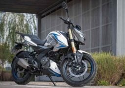 Bajaj Rouser N250 UG prueba