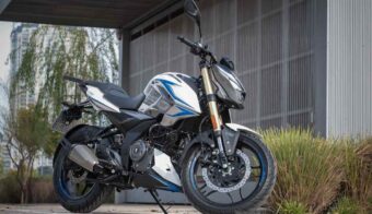 Bajaj Rouser N250 UG prueba