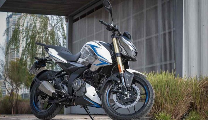 Bajaj Rouser N250 UG prueba