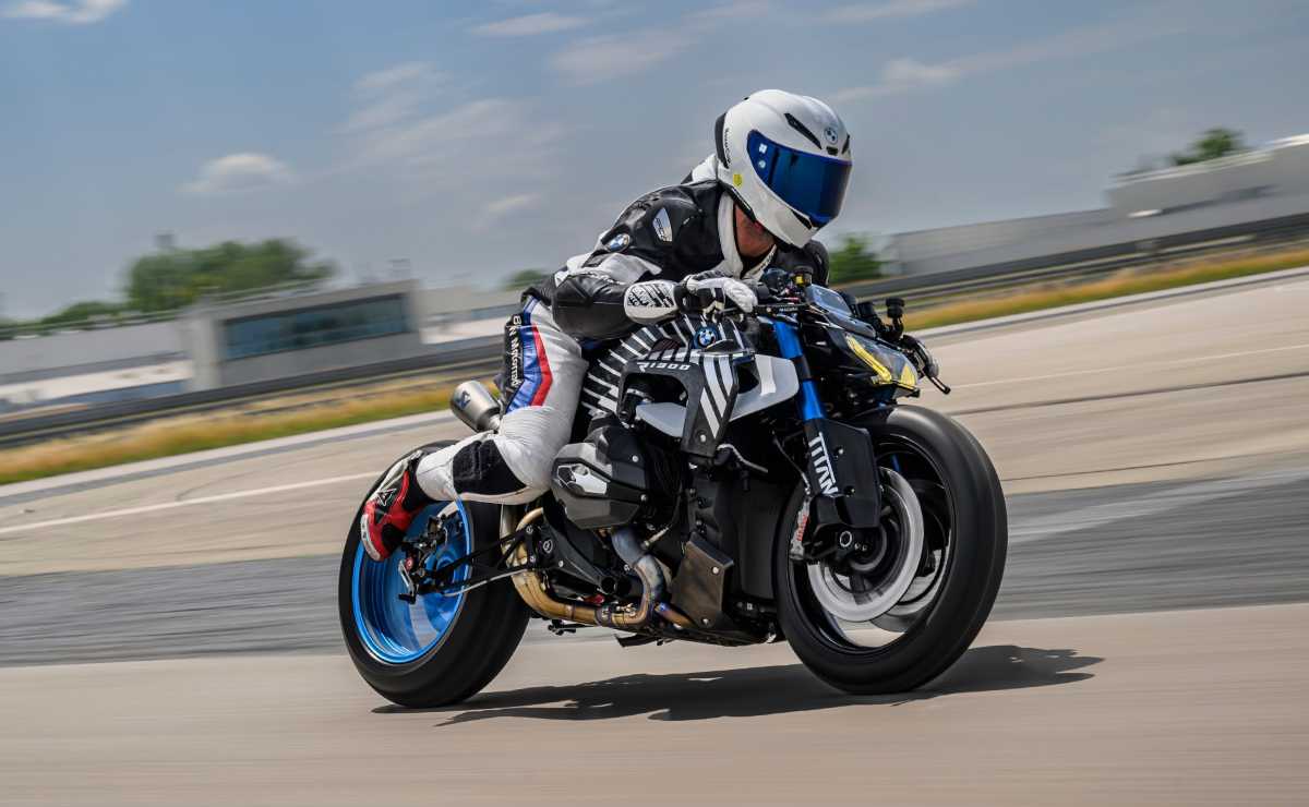 BMW R 1300 R Titan: una moto diferente a todo