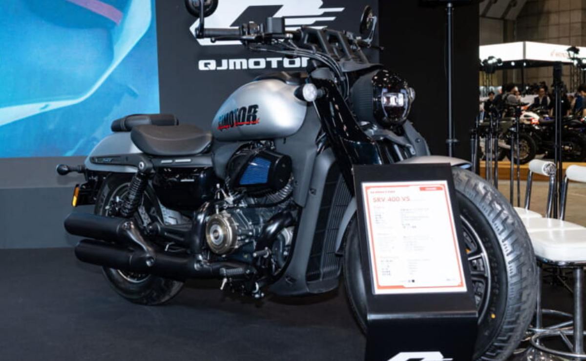 Moto QJMotor SRV 400 VS
