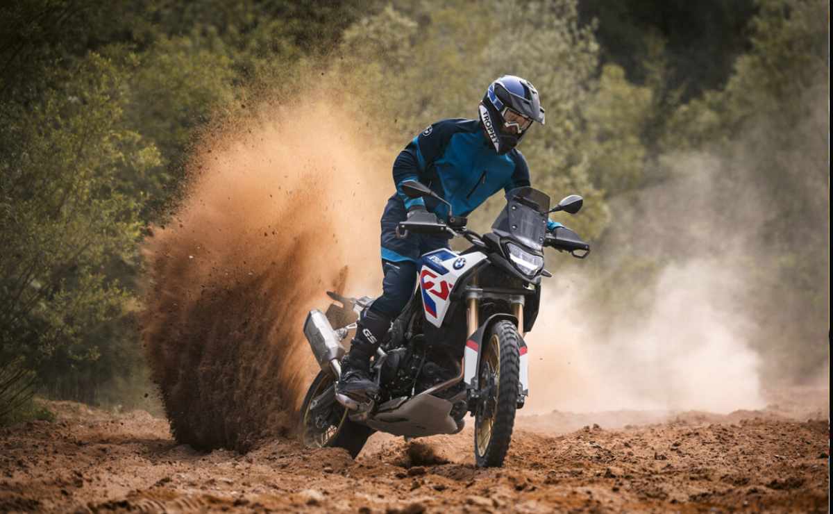 Moto trail BMW F900 GS