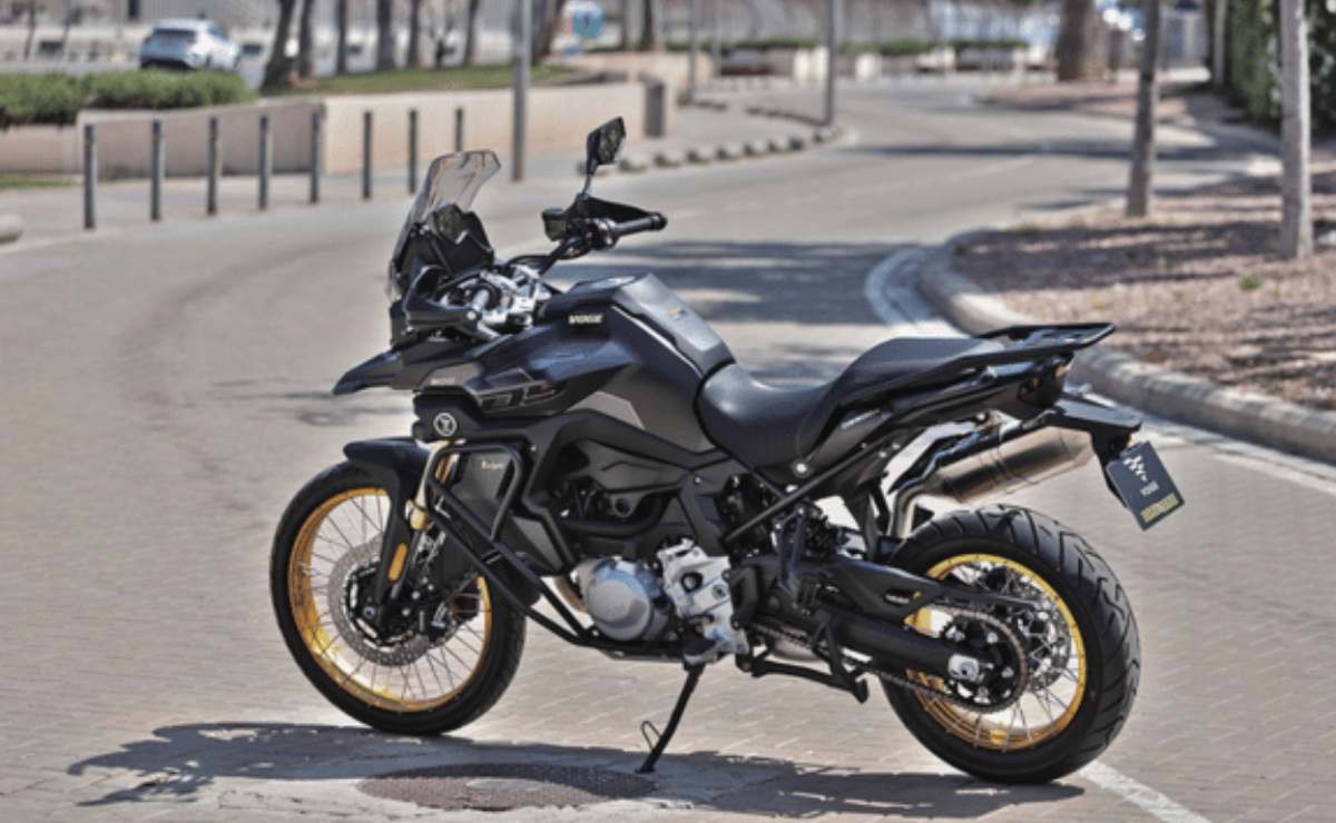 moto trail Vogue 900 DSX