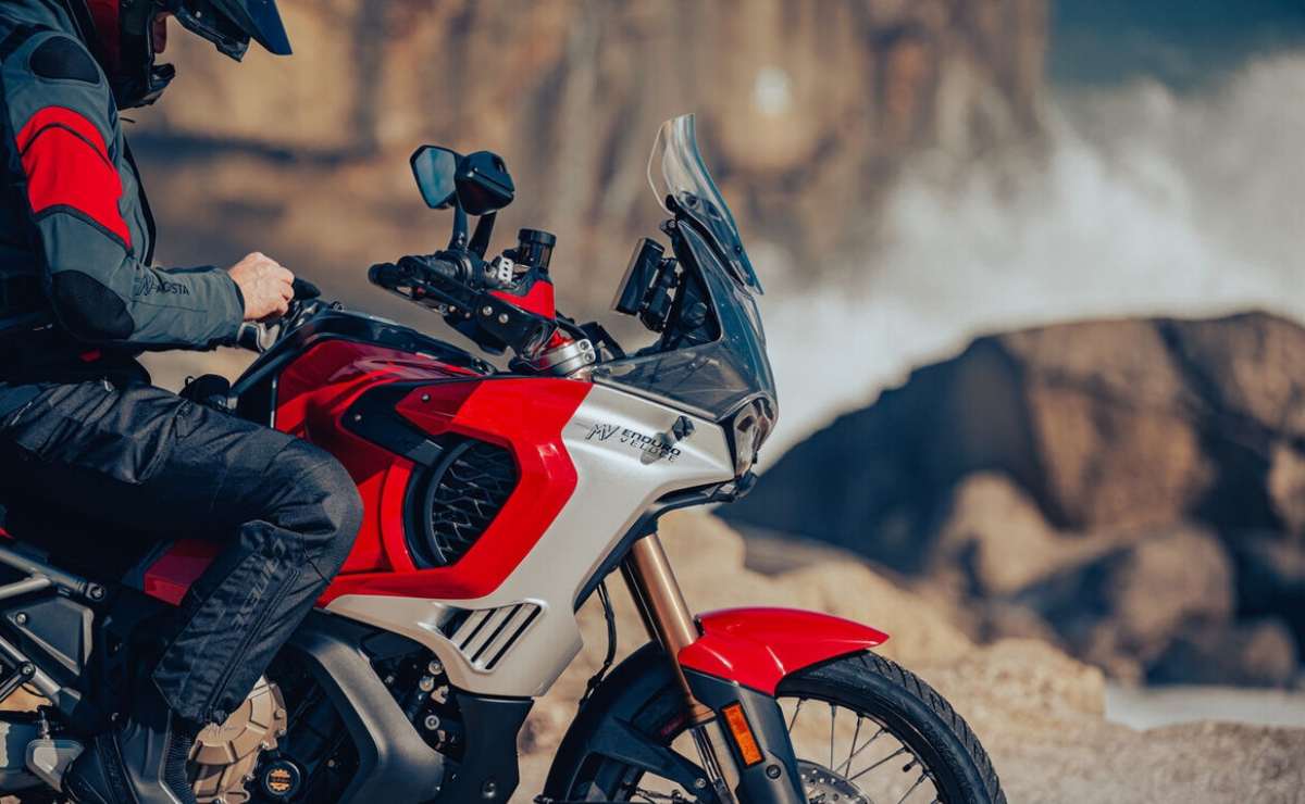 MV Agusta Enduro Veloce: ¿Cómo está equipada esta moto trail?
