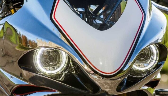 moto deportiva Norton V4