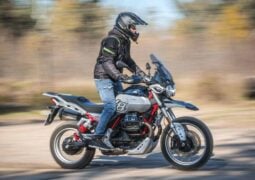 Test Ride Moto Guzzi V85 TT 2025