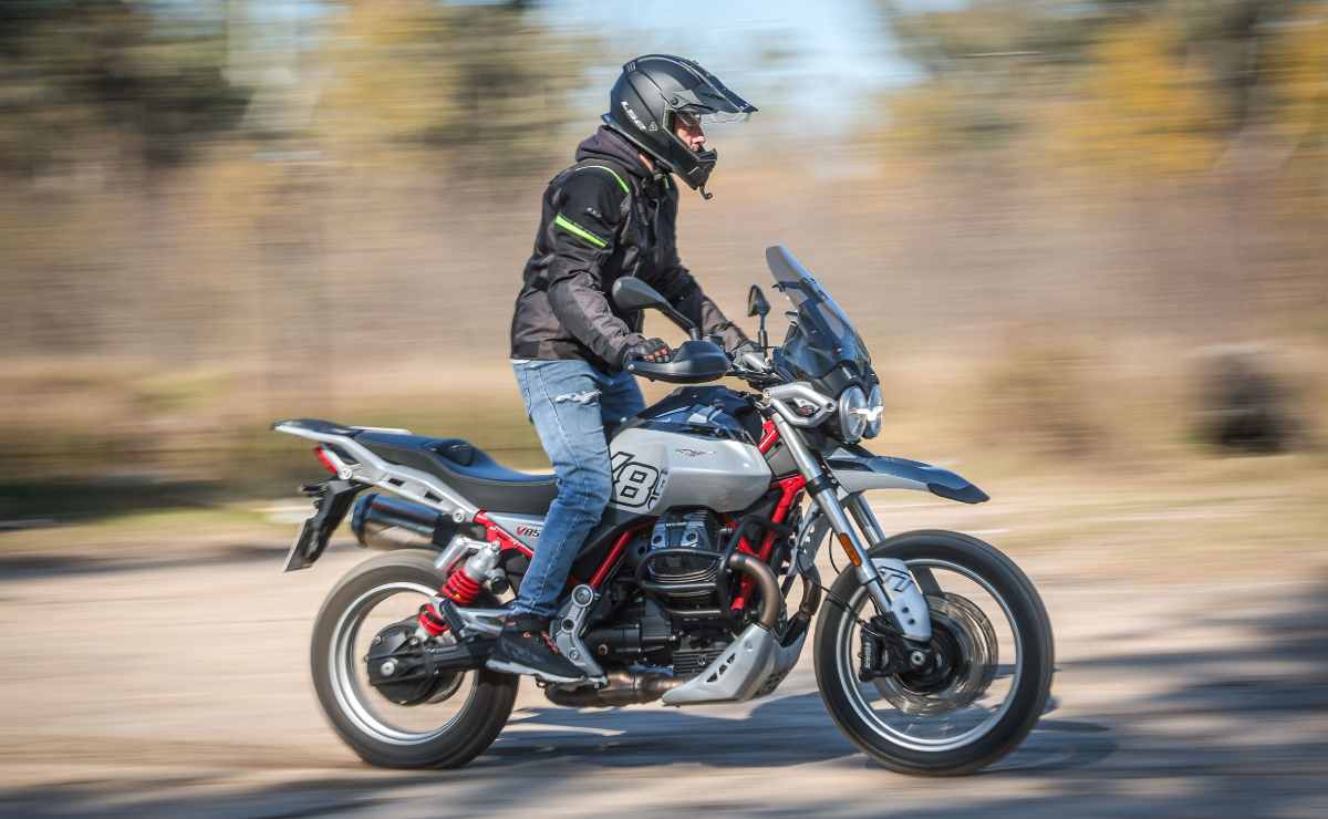 Test Ride Moto Guzzi V85 TT 2025