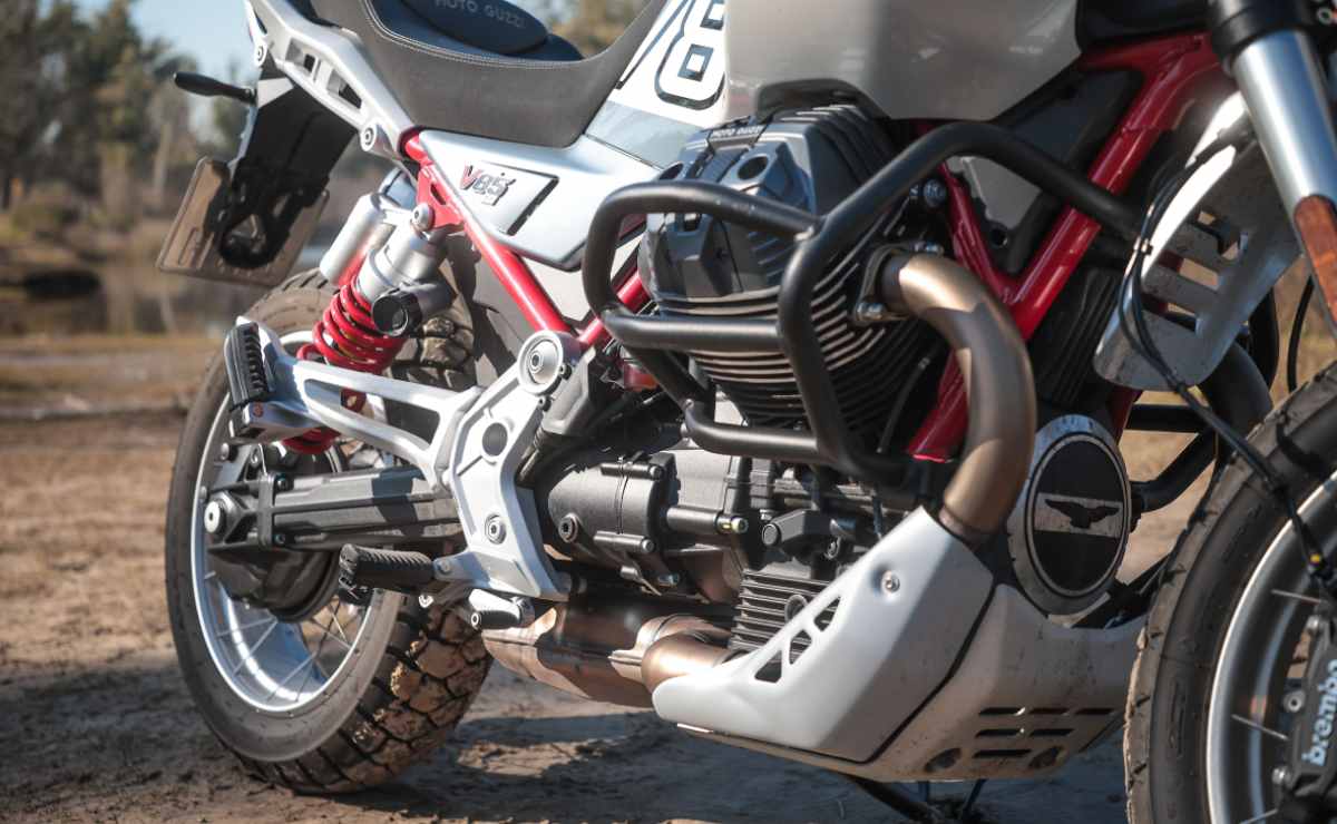 Test Ride Moto Guzzi V85 TT 2025