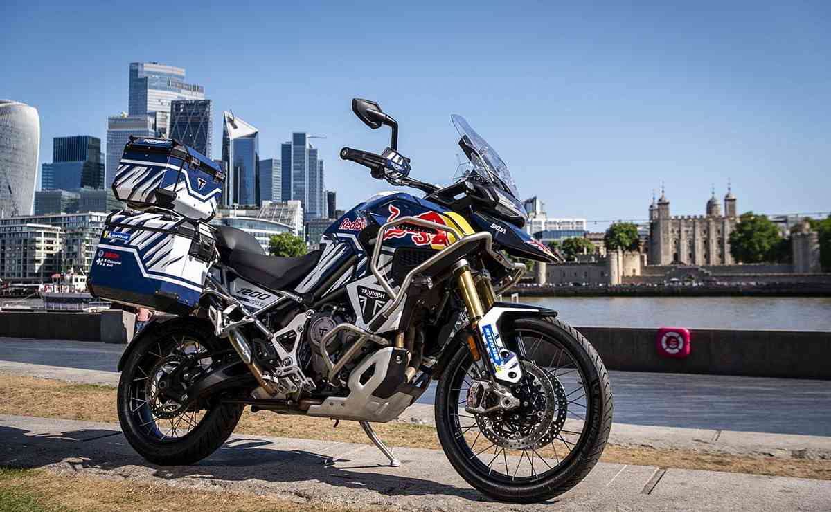 Triumph 1200 Rally Explorer