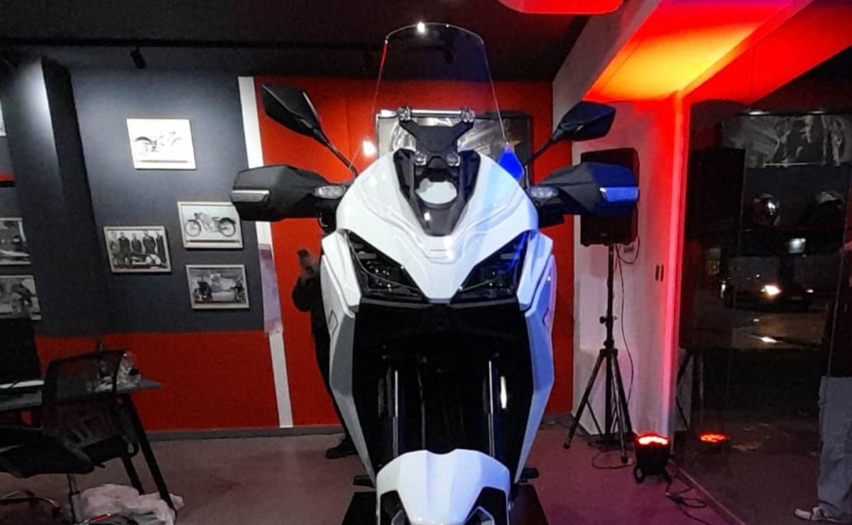Moto Morini X-Cape 700