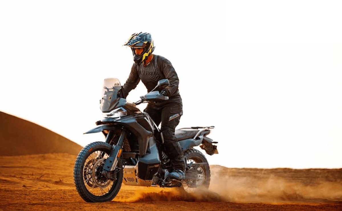 CFMoto 800 MT-X LS: en qué se diferencia con la versión base
