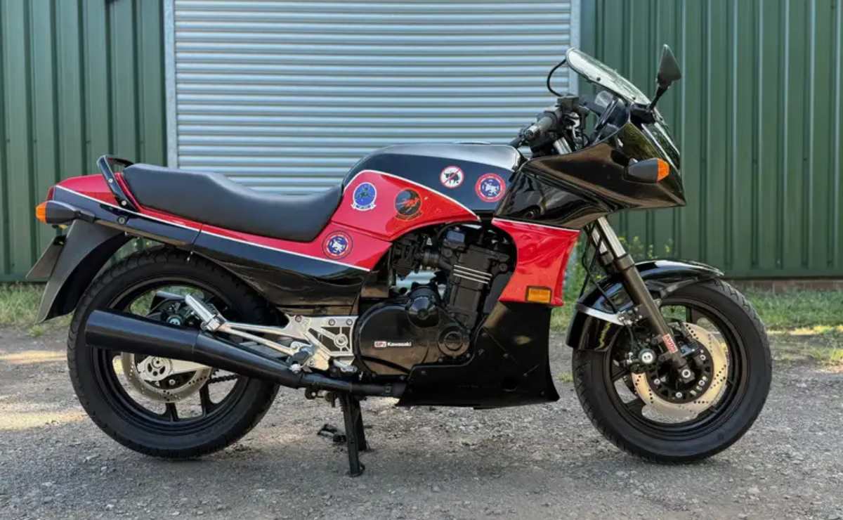 Kawasaki GPZ 900R