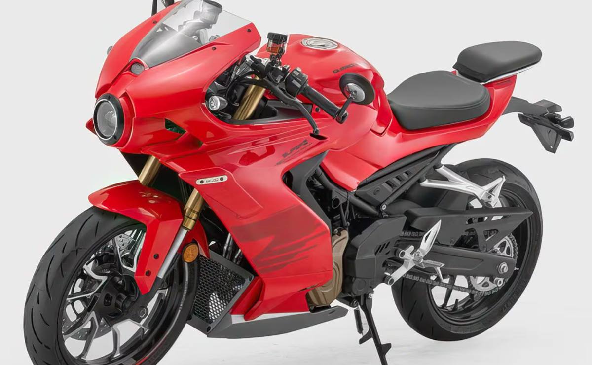 Moto deportiva QJMotor Super4