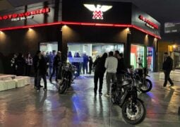 Moto Morini lanzó en Argentina la nueva X-Cape 700 y abrió un concesionario en Quilmes