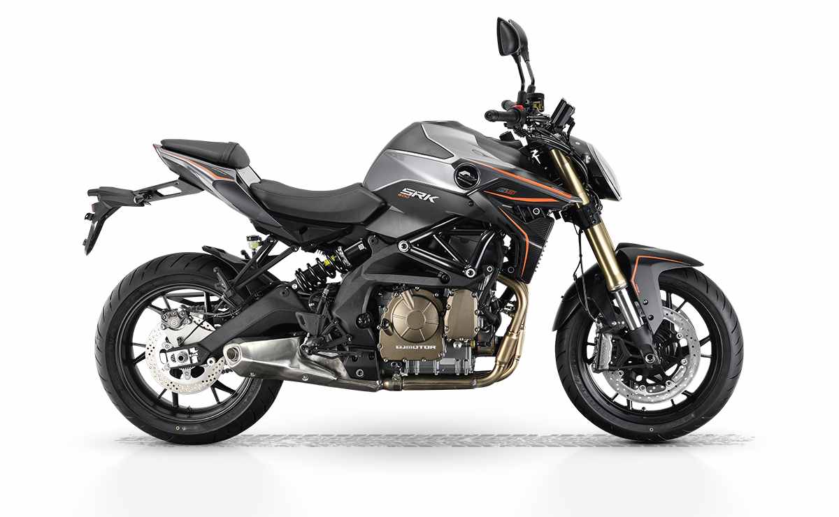 Moto naked QJMotor SRK 600