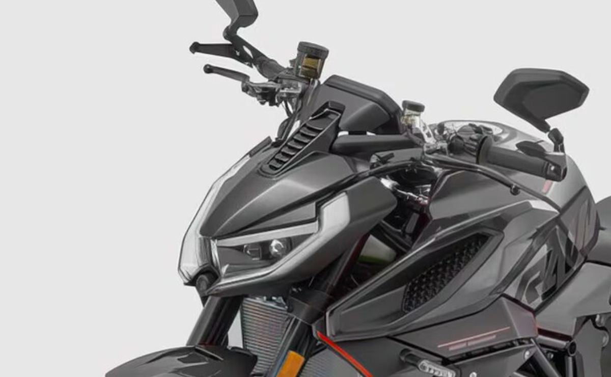 Moto naked QJMotor SRK 921