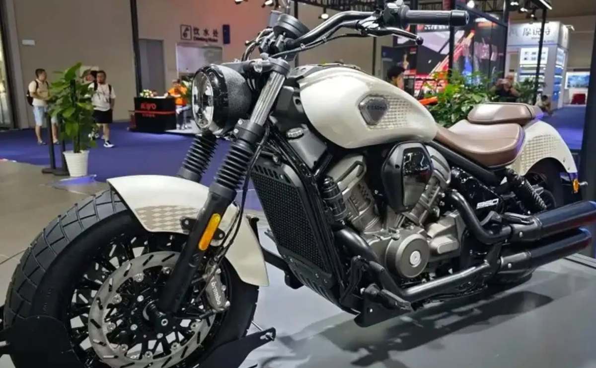 Moto China Benda Dark Flag 950