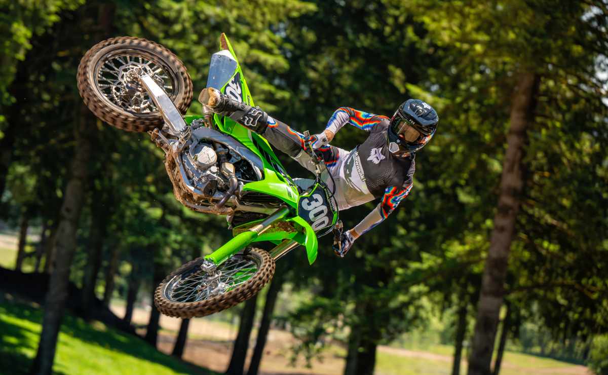 Kawasaki KX250 lanzamiento