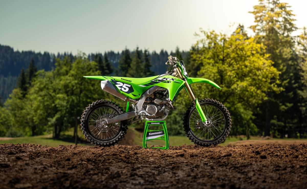 Kawasaki KX250 lanzamiento