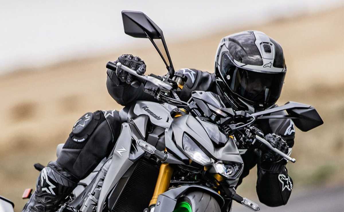 Kawasaki Z1100 2026: motor, parte de ciclo y equipamiento
