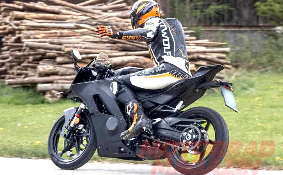 moto deportiva KTM
