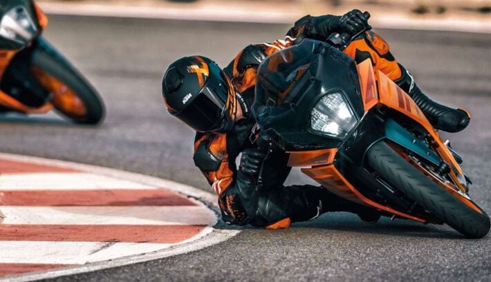 moto deportiva KTM