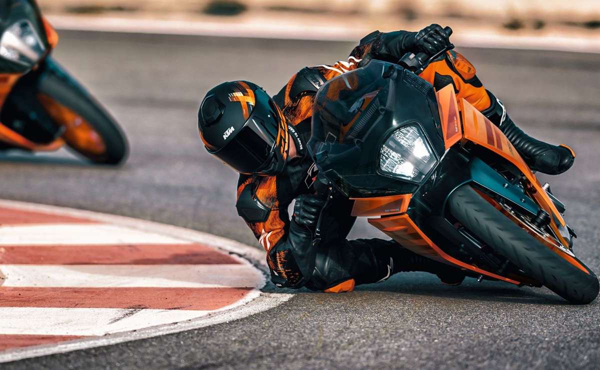 moto deportiva KTM