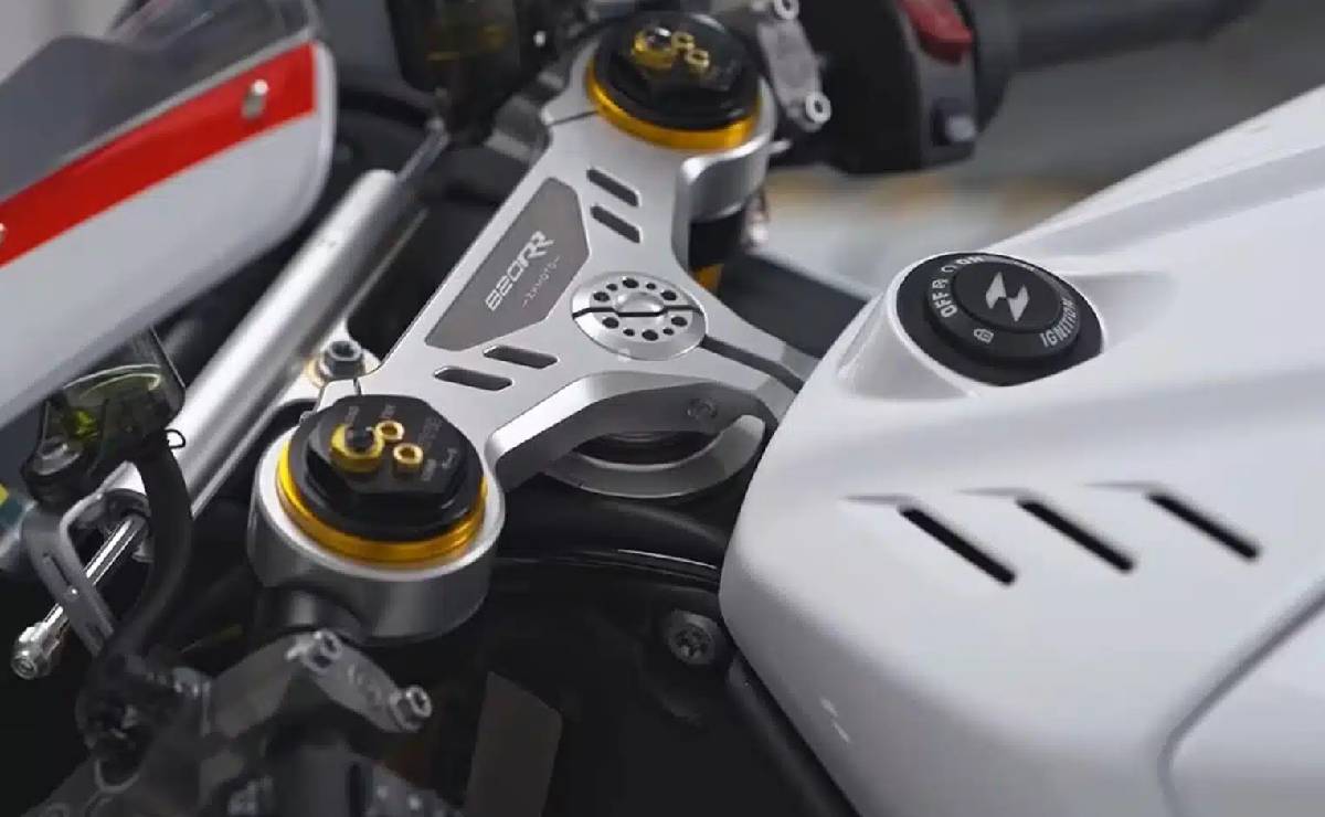 Así es la ZXMoto 820 RR: versiones de la nueva moto deportiva china