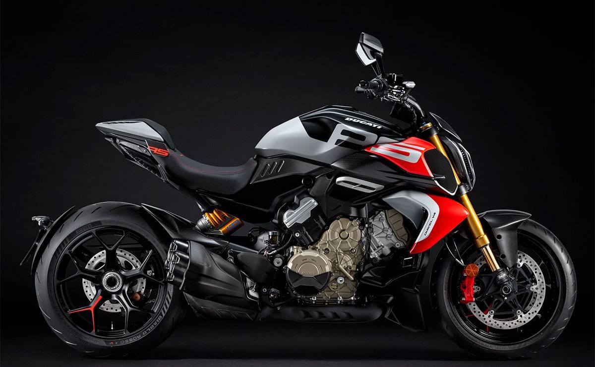 Moto Ducati Diavel V4 RS 2026