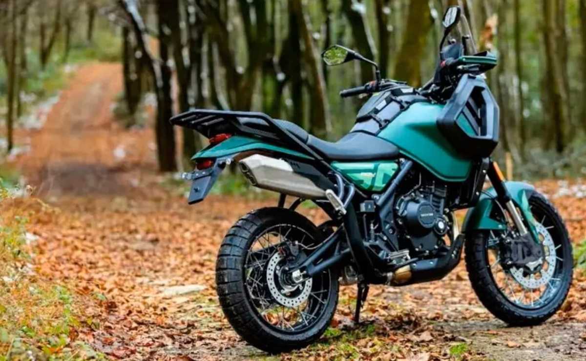 moto trail Brixton Crossfire 500 Sstorr