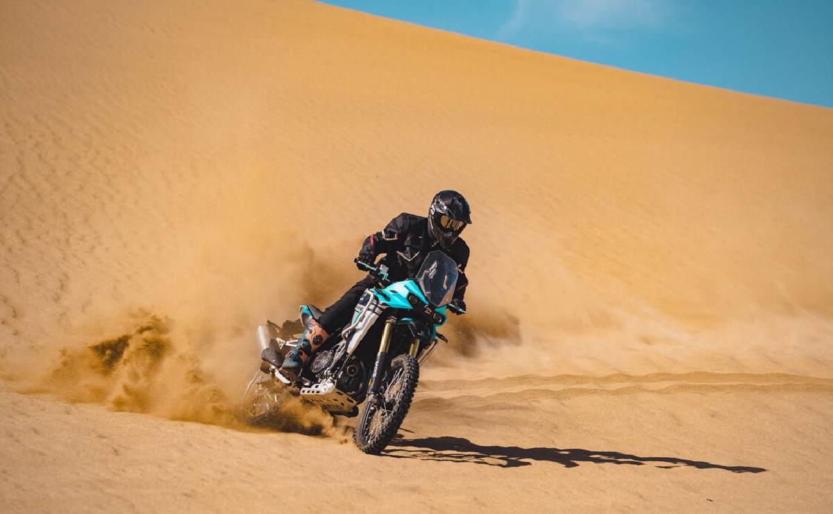 Moto trail Kove 800 X Rally