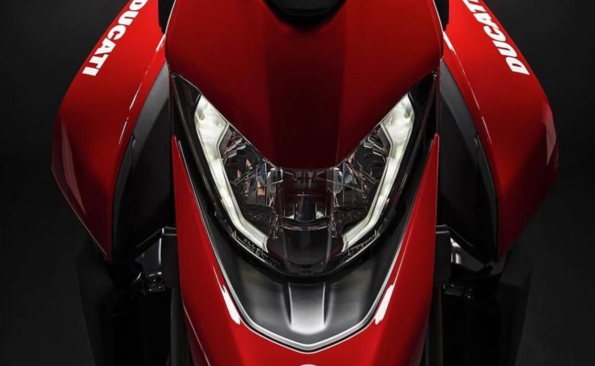 Ducati Hypermotard V2