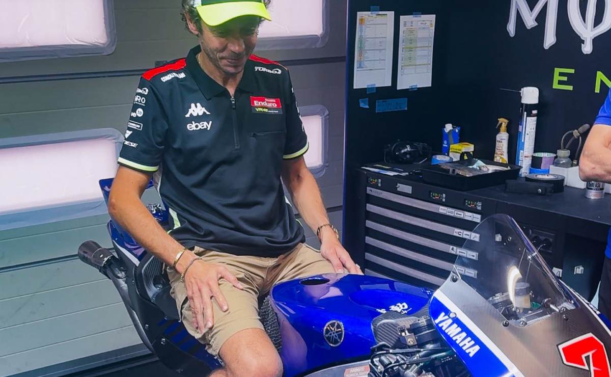 Valentino Rossi sobre la Yamaha V4