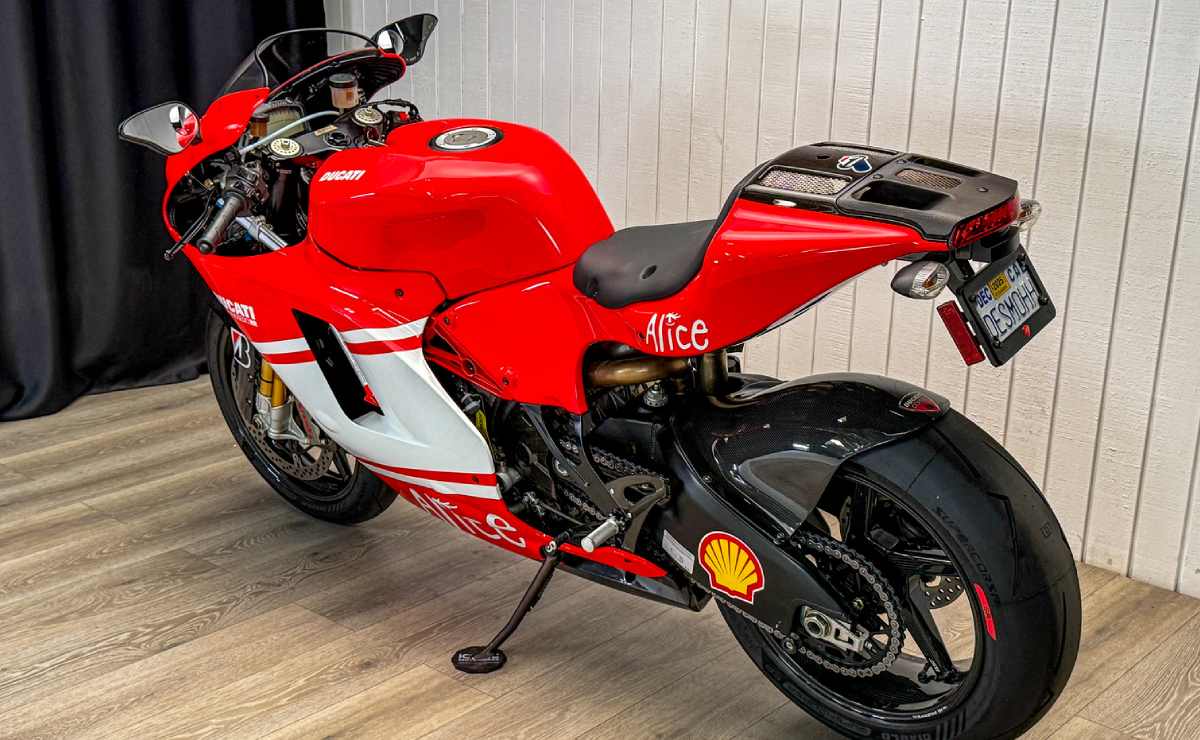 Ducati Desmosedici D16 RR 2008