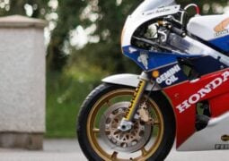 Honda v4 Joey Dunlop