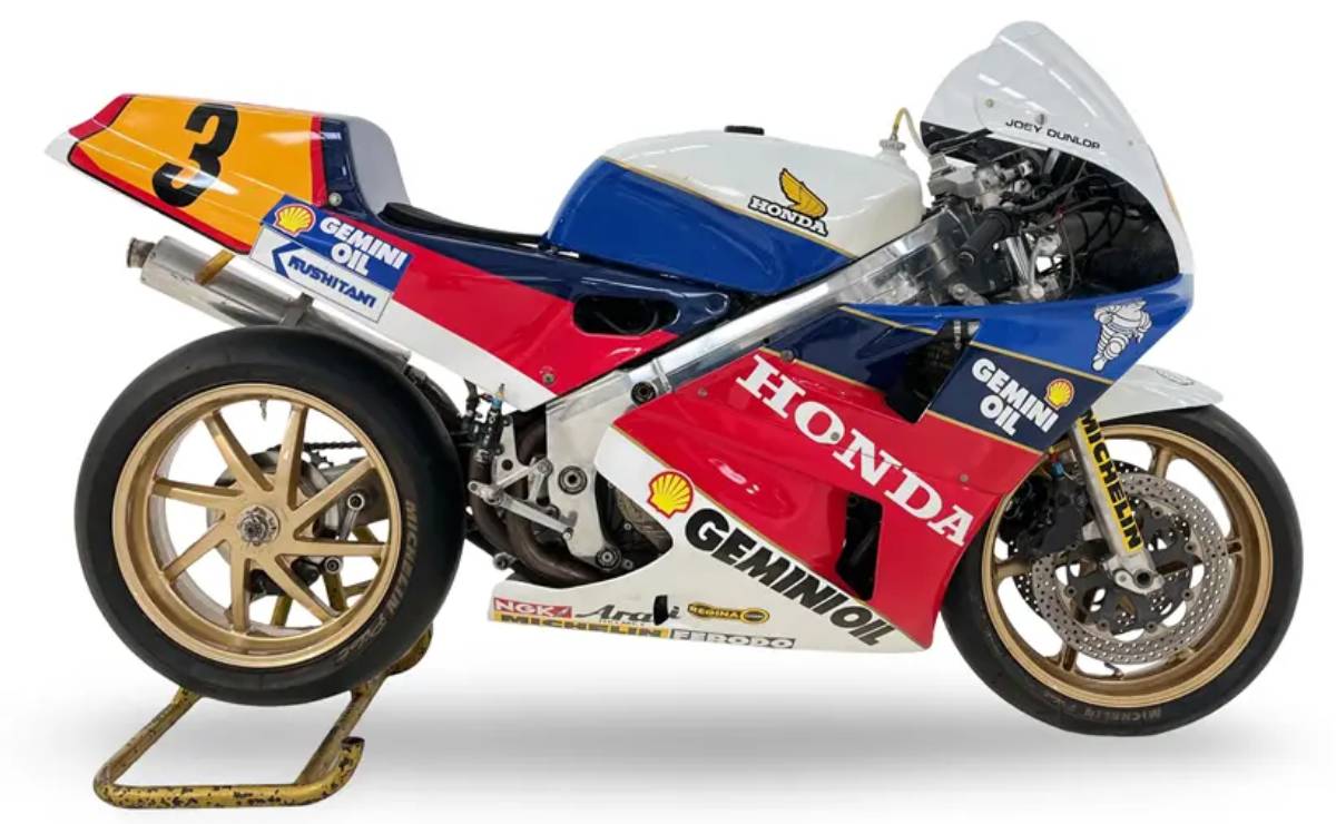 Honda v4 Joey Dunlop