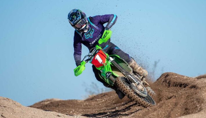 Kawasaki Hermanos Poli