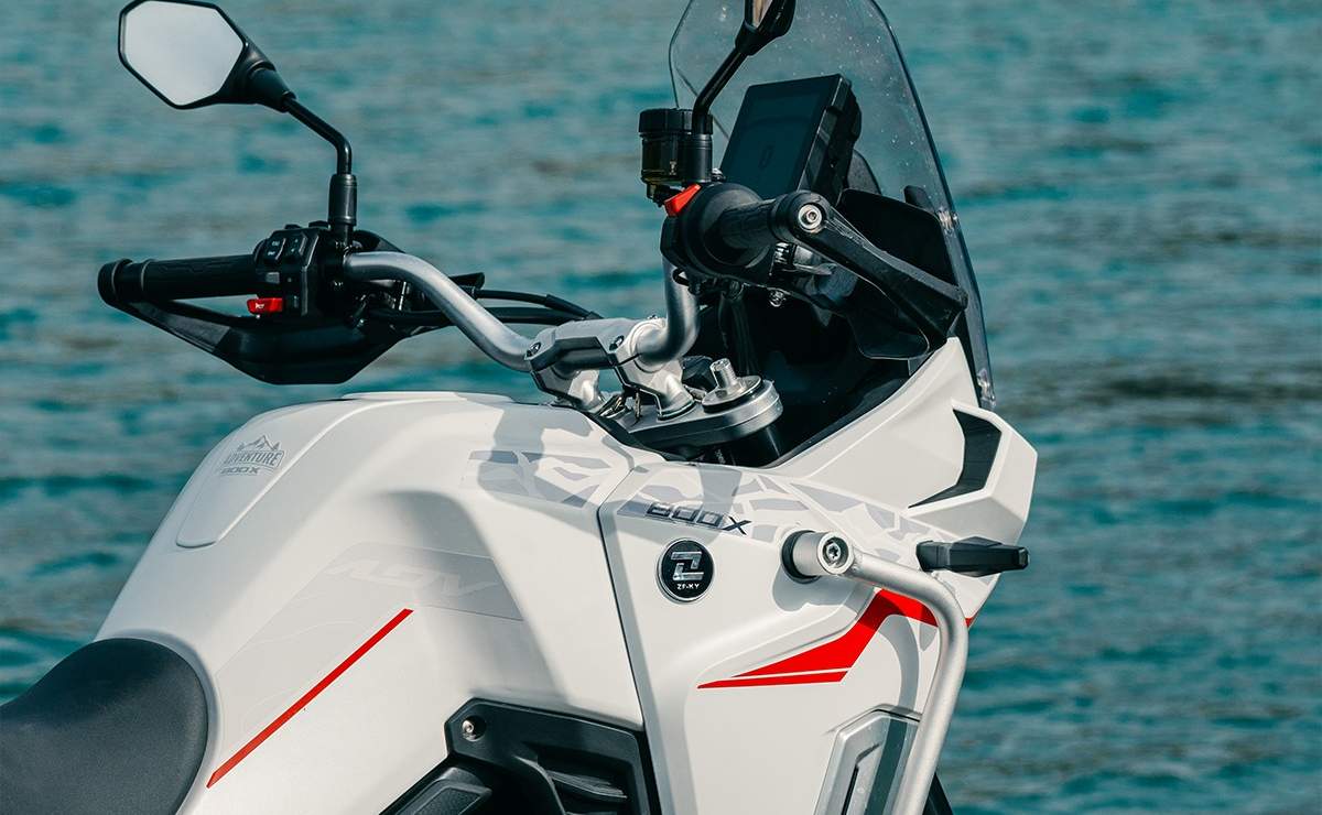 Kove 800 X GT: Una moto trail media con aspiraciones asfálticas
